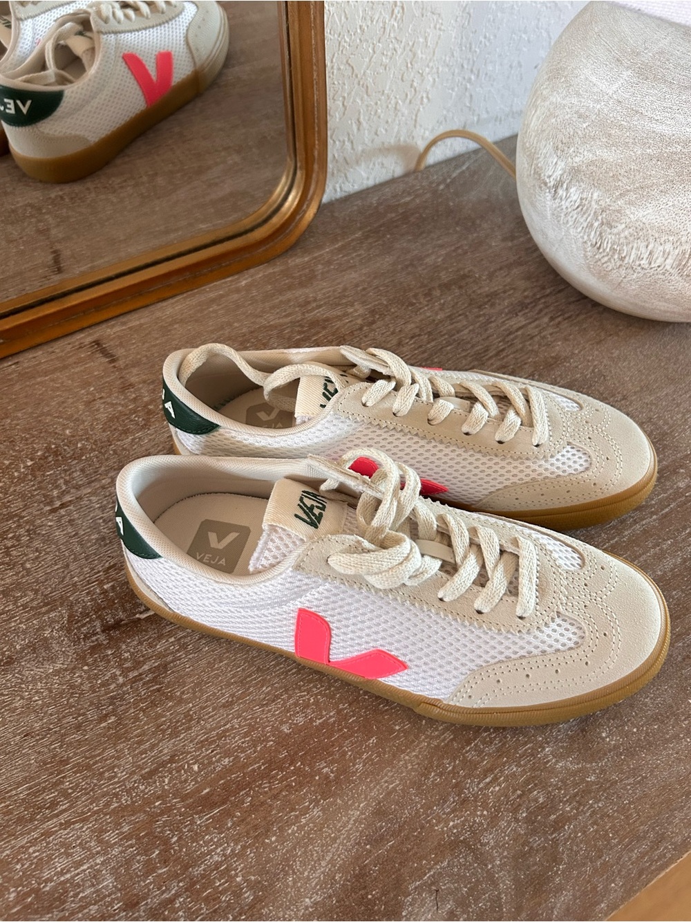 New Veja Exclusive Volley Sneakers Lunar Sari Poker - Picture 4 of 7